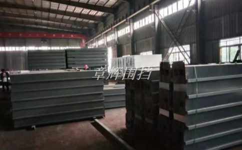 如何通過簡易圍擋來規(guī)范建筑工地周邊交通秩序？（建筑工地中簡易圍擋的交通管理作用）