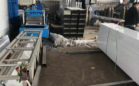 簡易圍擋上的廣告、宣傳信息如何書寫和表達？